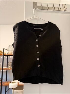 SHEIN Black Button-Front Knit Sweater Vest